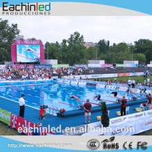 Natation match en plein air haute résolution en plein air a mené les écrans de publicité